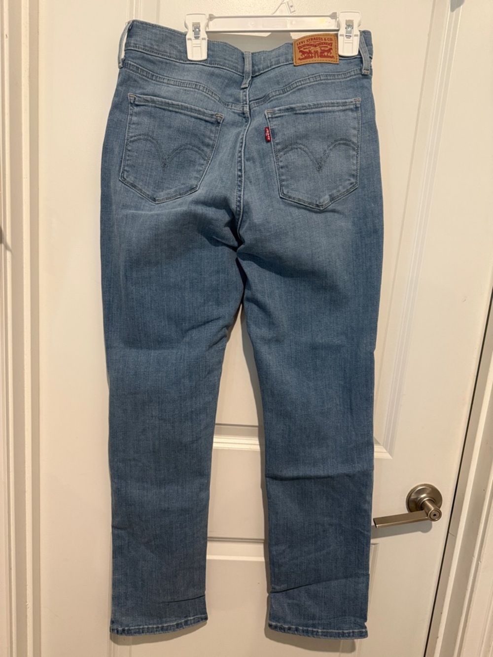 Levi's Women's Light Blue Straight Leg Jeans